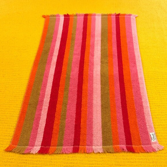 Vintage 70s CALDWELL Cotton Bath Towel 22.5" x 39": Pink Green Orange Stripes - Picture 3 of 10